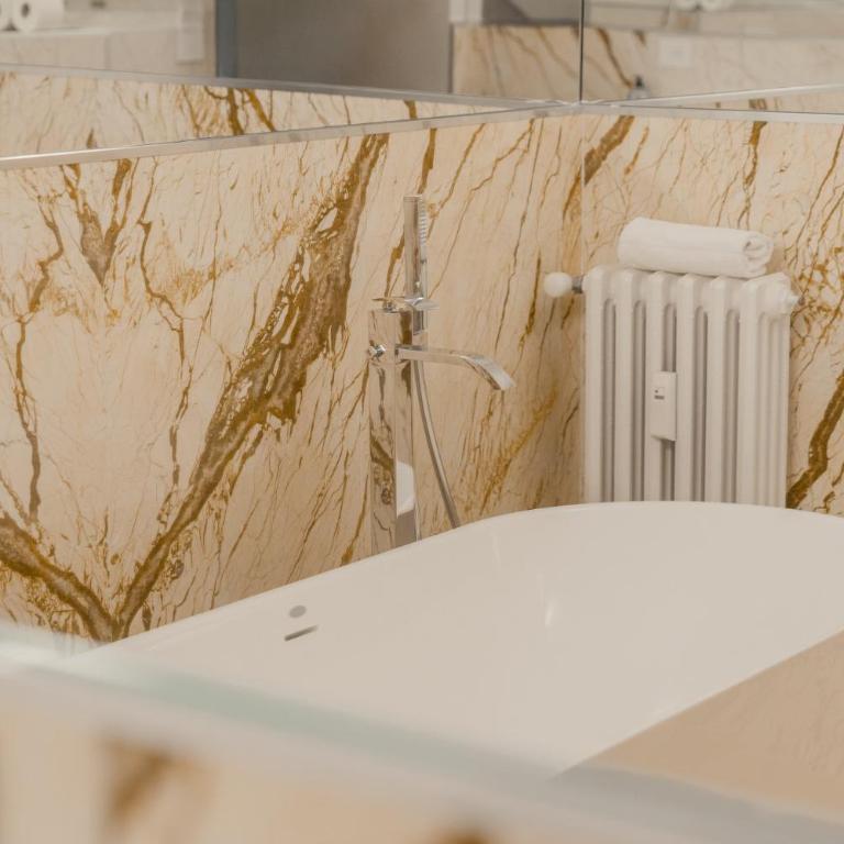 Mani -Residenza Santa Teresa,eleganza e design nel cuore di Torino - Appartamento - 93