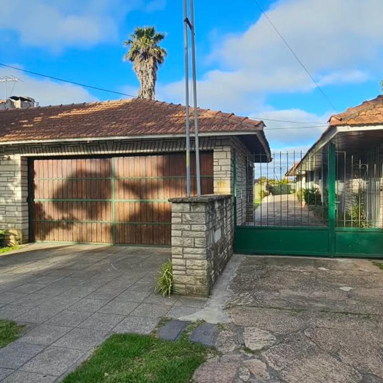 Casa con jardin en Punta Mogotes - Two-Bedroom Apartment - 33