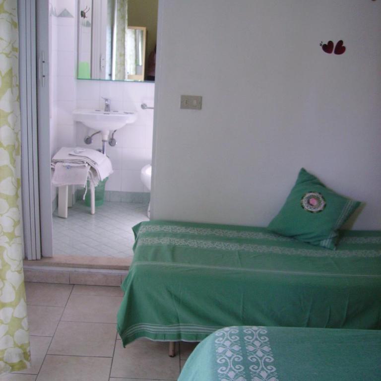Albergo Maria Gabriella - Camera Tripla con Balcone - 8