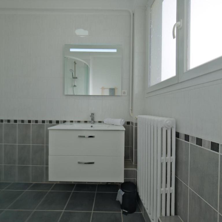 Le Nacré, Right in the heart of the city, City view - Two-Bedroom Apartment - 28