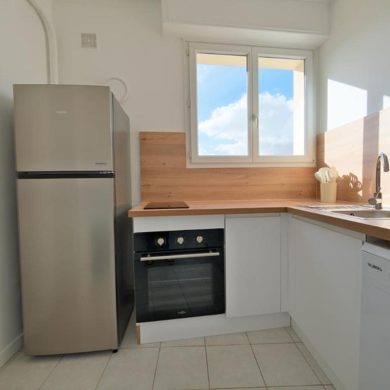 Le Nacré, Right in the heart of the city, City view - Two-Bedroom Apartment - 10