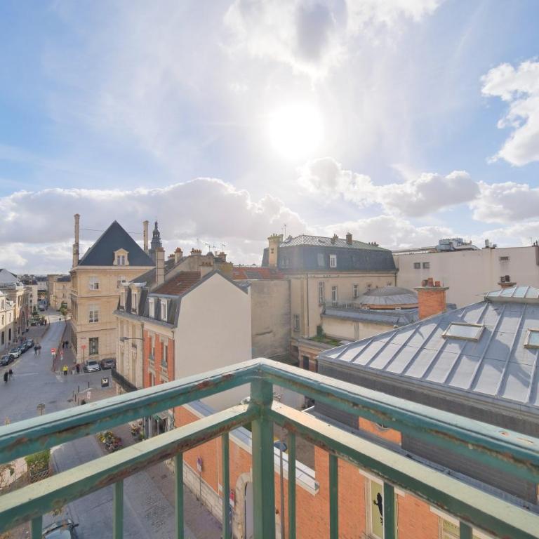 Le Nacré, Right in the heart of the city, City view - Two-Bedroom Apartment - 48
