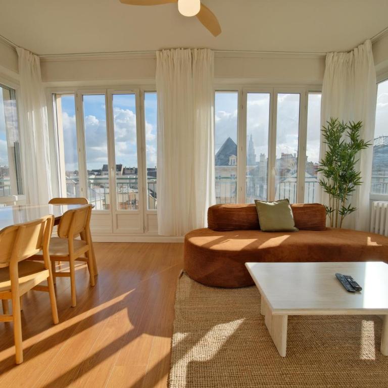 Le Nacré, Right in the heart of the city, City view - Two-Bedroom Apartment - 68