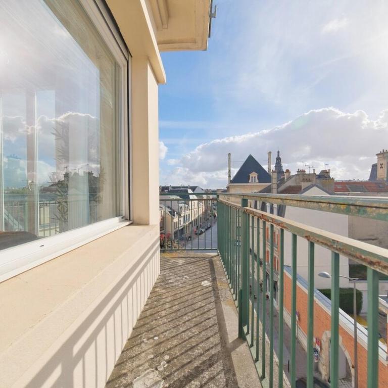 Le Nacré, Right in the heart of the city, City view - Two-Bedroom Apartment - 45