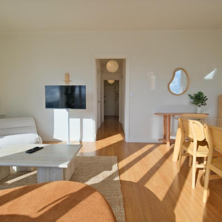 Le Nacré, Right in the heart of the city, City view - Two-Bedroom Apartment - 53