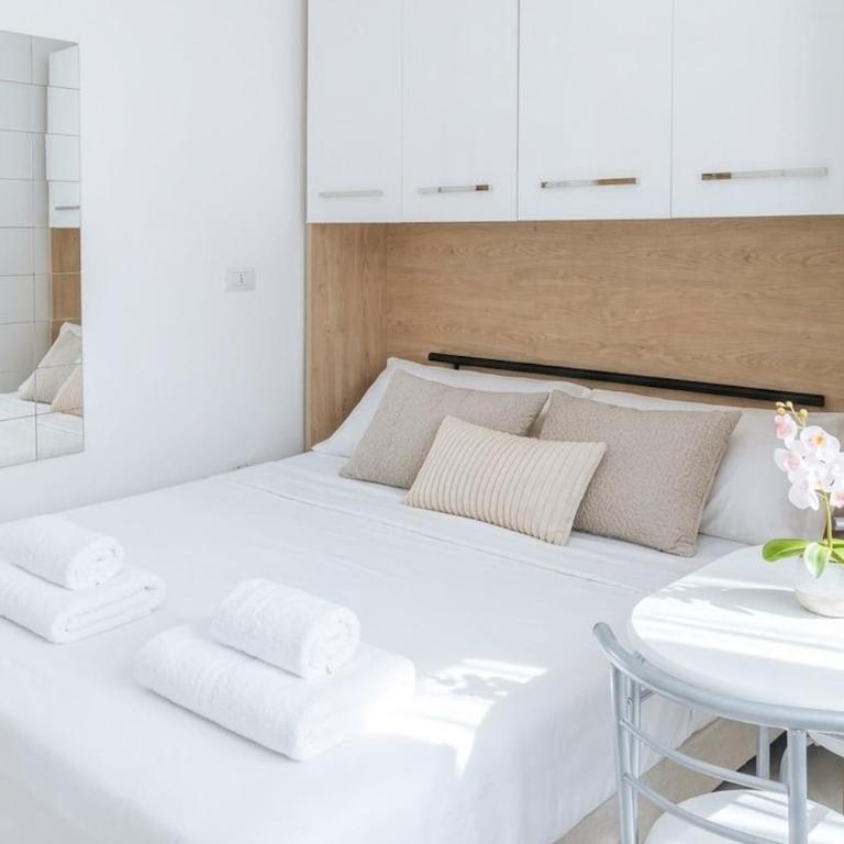 Monolocale luminoso Milano, M4, Duomo, Navigli e Linate - Appartement 1 Chambre - 1