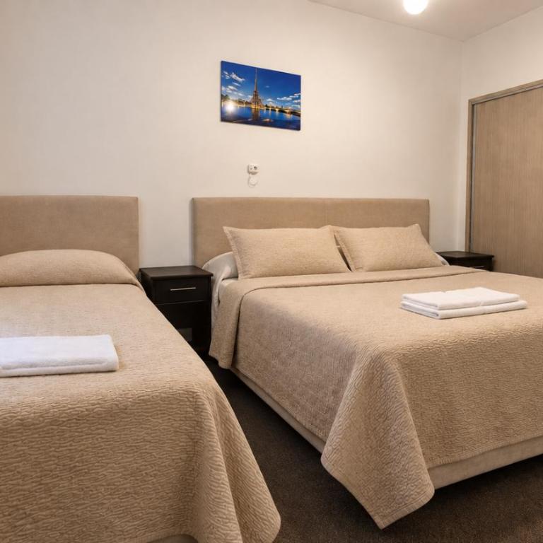Hotel Ares - Triple Room - 1