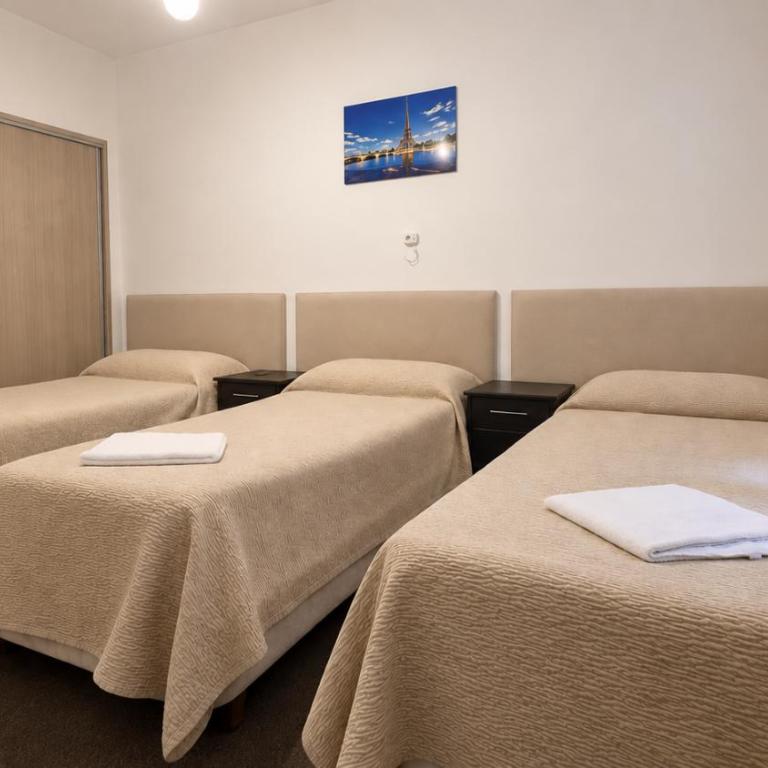 Hotel Ares - Triple Room - 2