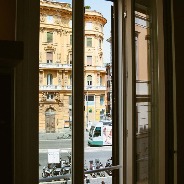 Boutique Apartment in the Heart of Rome - One-Bedroom Apartment - 25