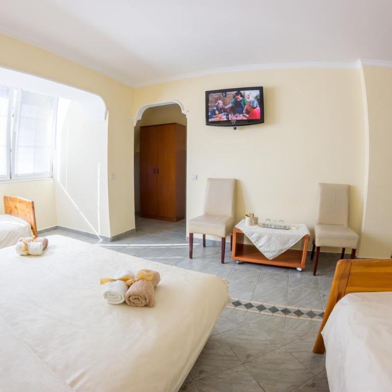 Villa Ami - Četvorokrevetna Soba sa Sopstvenim Kupatilom - 2