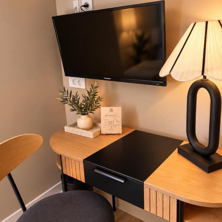 Boutique Hôtel Azur - Comfort Double Room with Garden View - 20