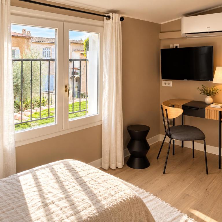 Boutique Hôtel Azur - Comfort Double Room with Garden View - 21