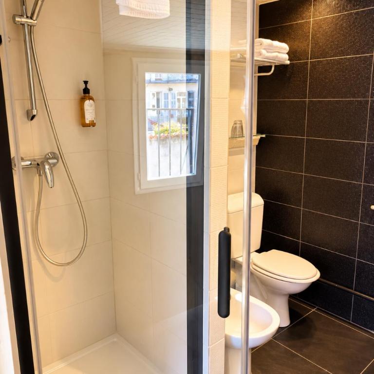 Boutique Hôtel Azur - Comfort Double Room with Garden View - 11