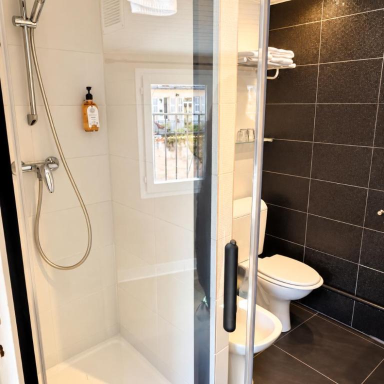 Boutique Hôtel Azur - Comfort Double Room with Garden View - 12