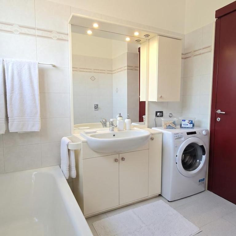 Large apartment in Lambrate M2 FS Max 11 guests - Appartement 3 Chambres - 17