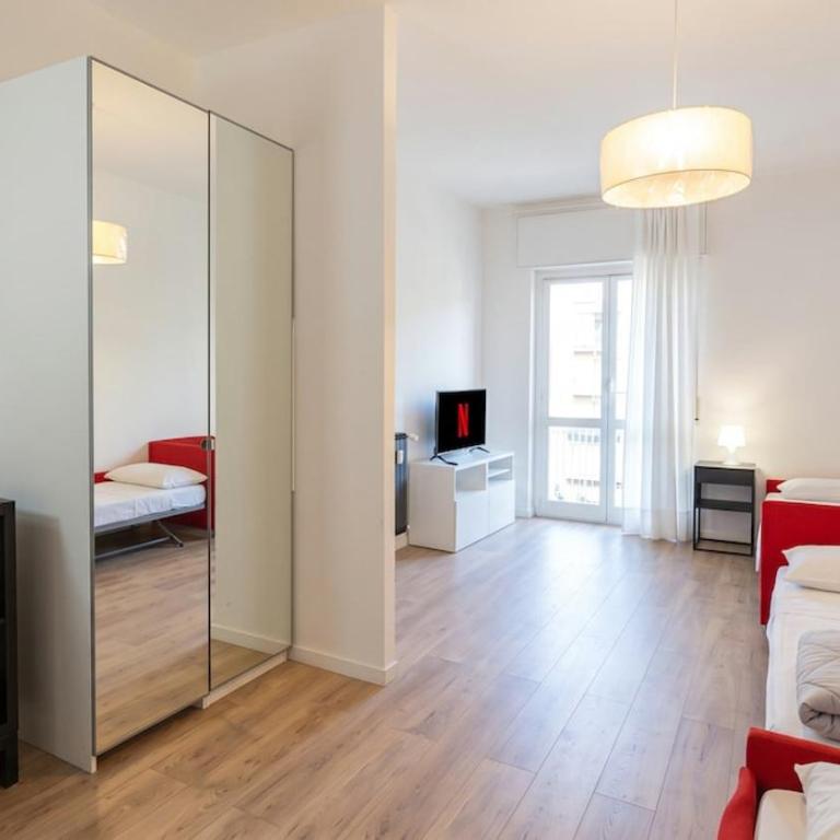 Large apartment in Lambrate M2 FS Max 11 guests - Appartement 3 Chambres - 24