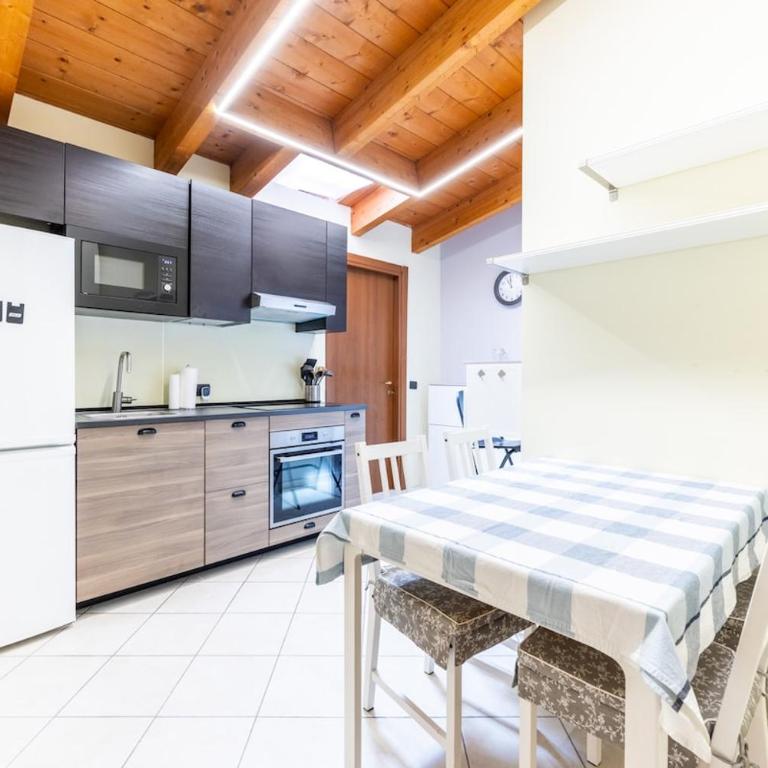 Attico per 4 persone, AC, Wi-Fi, Milano Centrale 15 min - Appartamento con 2 Camere da Letto - 1