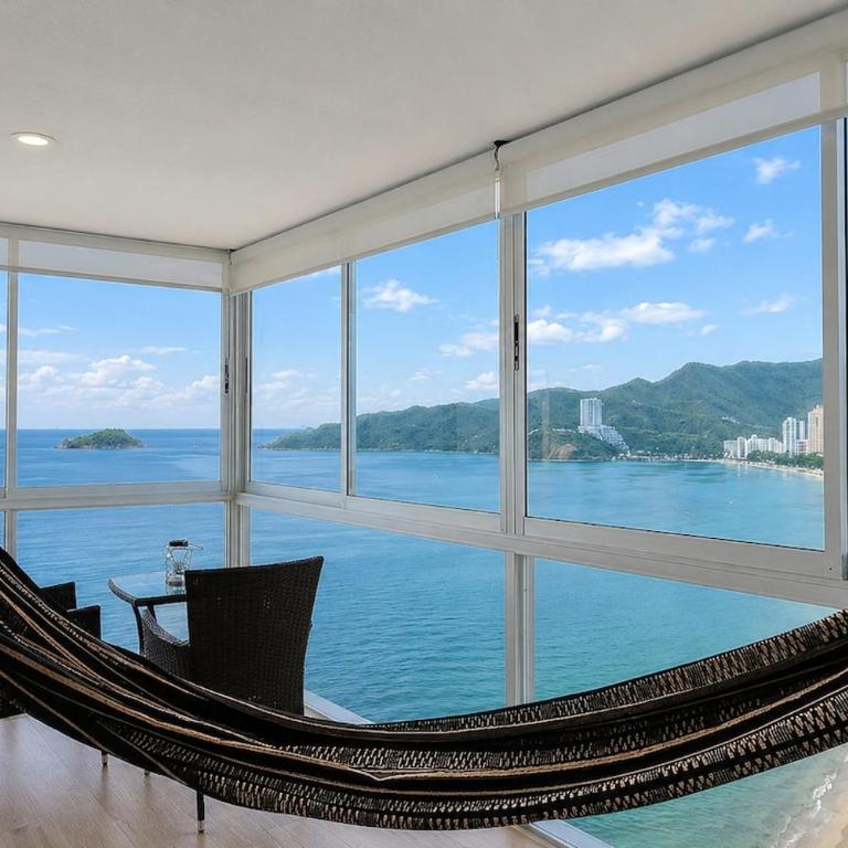 Despierta Frente al Mar, Piscina y Playa - Three-Bedroom Apartment - 1