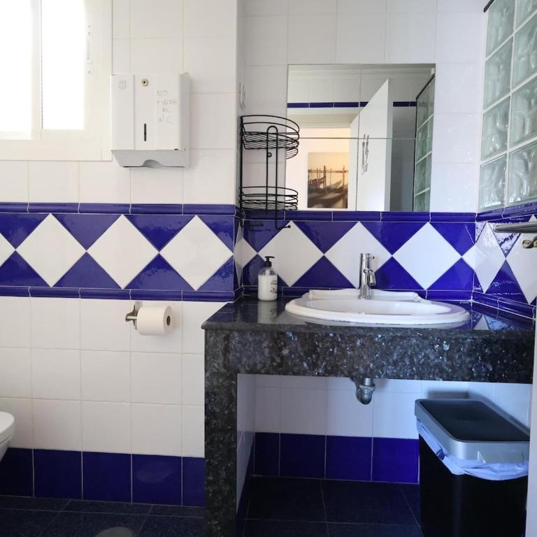 Galicia Room 1 - Single Room near Benalmadena Train Station - Camera Singola con Bagno in Comune - 6