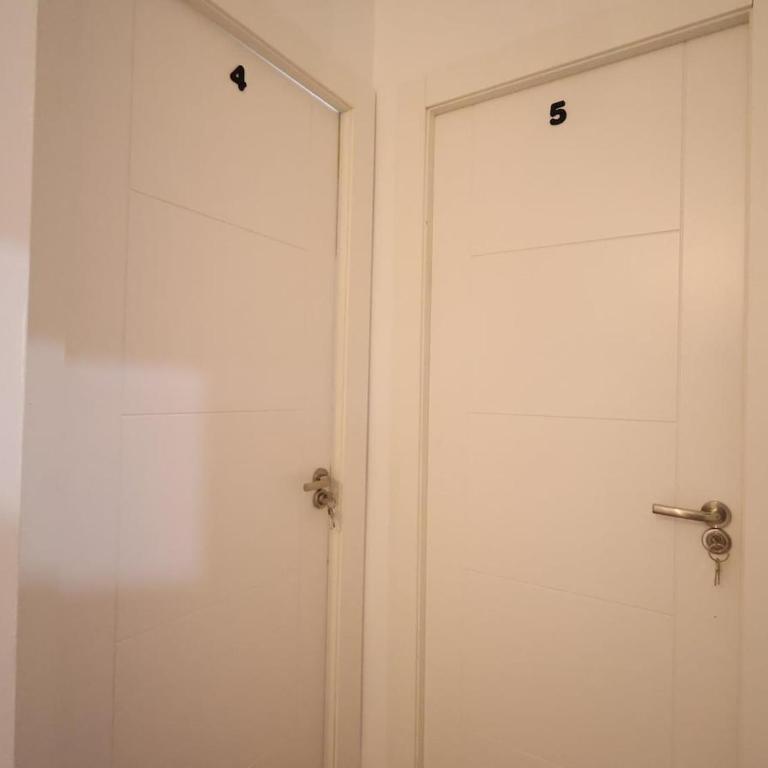 Galicia Room 1 - Single Room near Benalmadena Train Station - Camera Singola con Bagno in Comune - 10