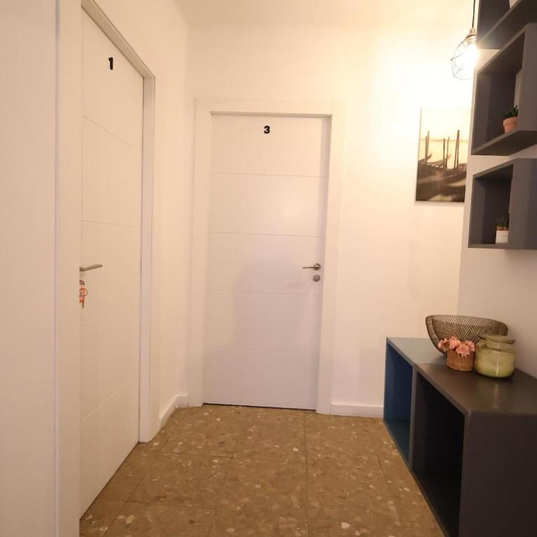 Galicia Room 4 - Single Room with Desk in Arroyo de la Miel - Camera Singola Standard con Bagno in Comune - 3