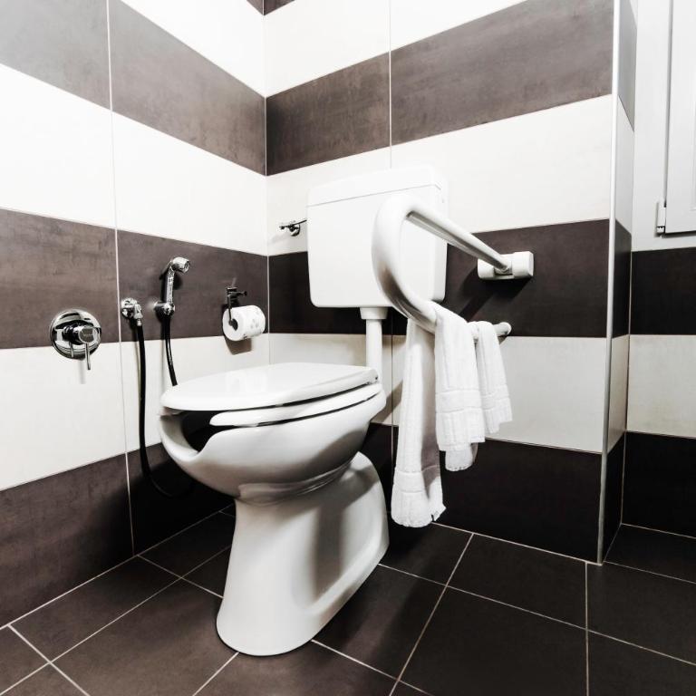 Hotel Principe Di Torino - Double or Twin Room - Disability Access - 5