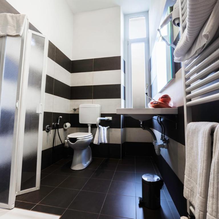 Hotel Principe Di Torino - Double or Twin Room - Disability Access - 2