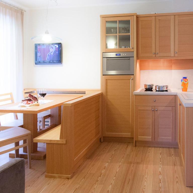 Appartamenti Regina - Appartamento con 2 Camere da Letto e Vista Lago (4 Adulti) - int. 5 - 1