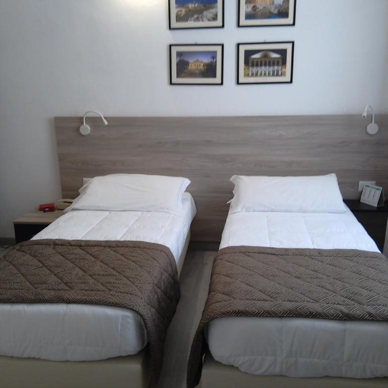 Hotel Citta' - Camera Doppia con Letti Singoli - 1