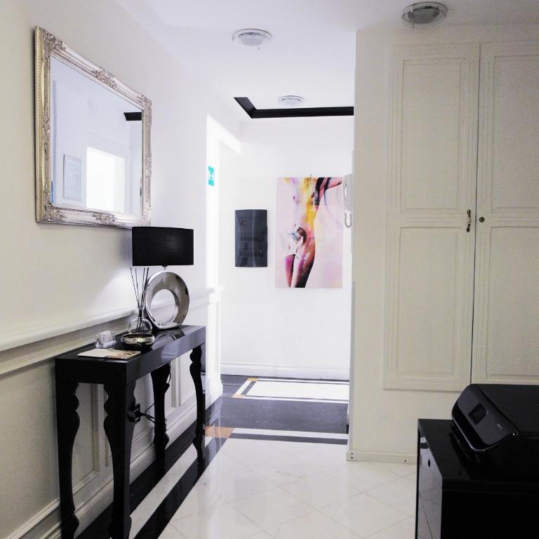 Suite Spagna 29 - Appartamento con 2 Camere da Letto - 9