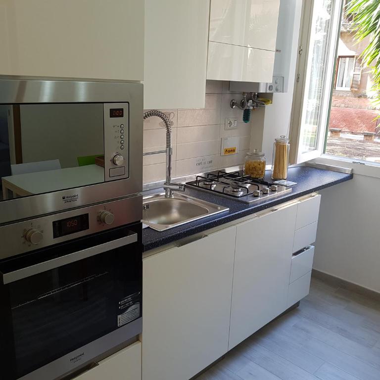 Suite Luisa Roma - Appartamento con 2 Camere da Letto - 9