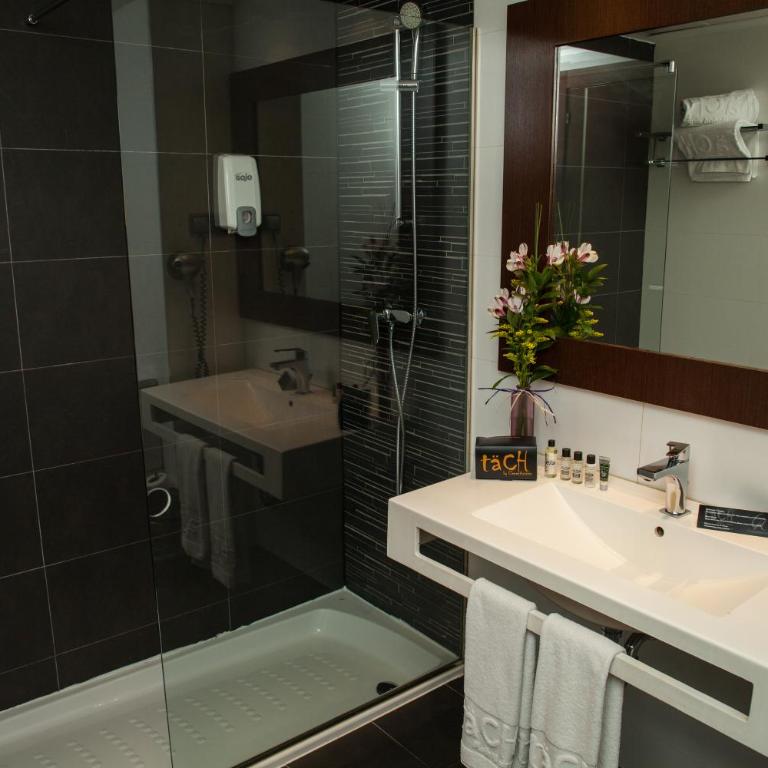 TaCH Madrid Airport - Double or Twin Room - 8