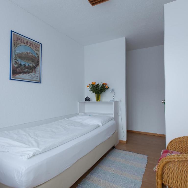 Hotel Alpha - Einzelzimmer mit Gemeinschaftsbad - 3