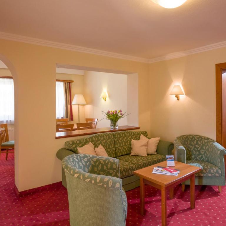 Vital & Sporthotel Brixen - Suite mit Kingsize-Bett und Balkon - 5