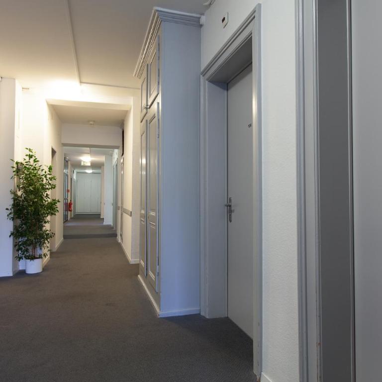Hotel Alpha - Einzelzimmer mit Gemeinschaftsbad - 4