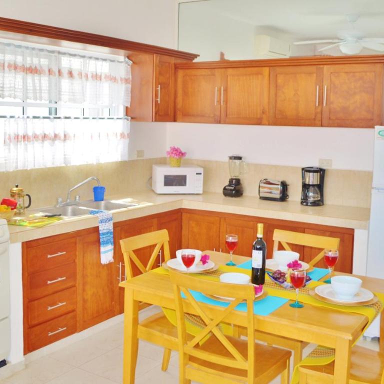 Corales Suites - Two-Bedroom Suite with Partial Ocean View - 15