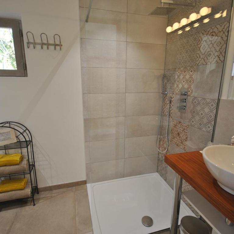 B&B La Badelle - Chambre Double avec Salle de Bains Privative - 2