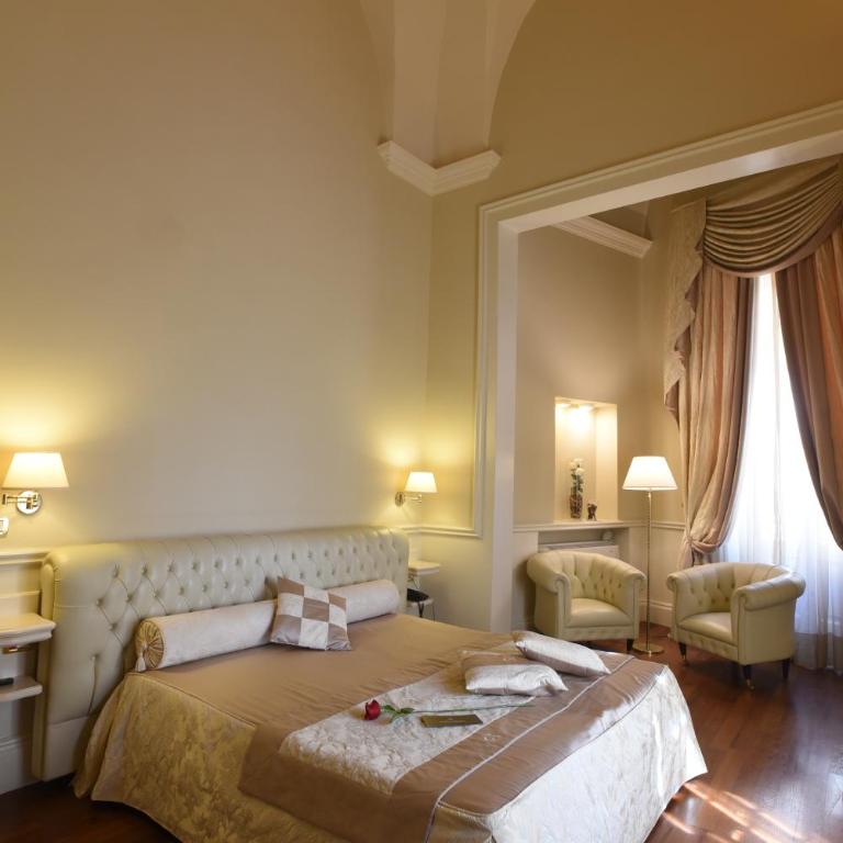 SANTA CHIARA SUITE HOTEL & SPA - Lecce - Camera Superior Matrimoniale/Doppia con Letti Singoli con Vista Città - 1