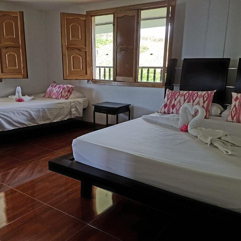 Alojamiento Rural Bellavista - Triple Room with Private Bathroom - 5