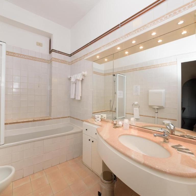 Hotel Morchio Mhotelsgroup - Camera Tripla - 1