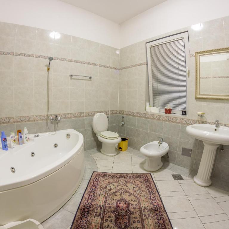 Villa Ami - Četvorokrevetna Soba sa Sopstvenim Kupatilom - 5