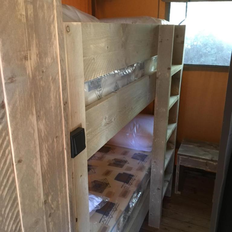 Glamping Lodge Estartit - Two-Bedroom Bungalow - 10