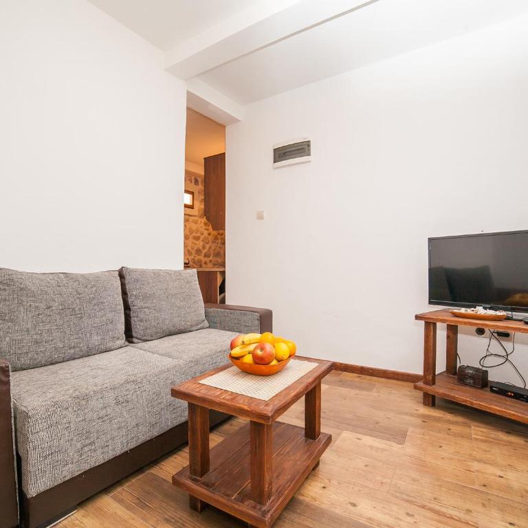 Apartments Ana - Comfort One Bedroom Apartment - 1