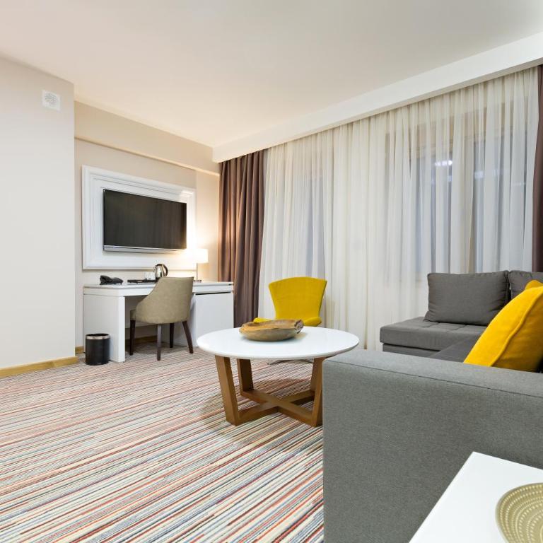 Hotel TESLA - Smart Stay Garni - Predsednički Suite - 11