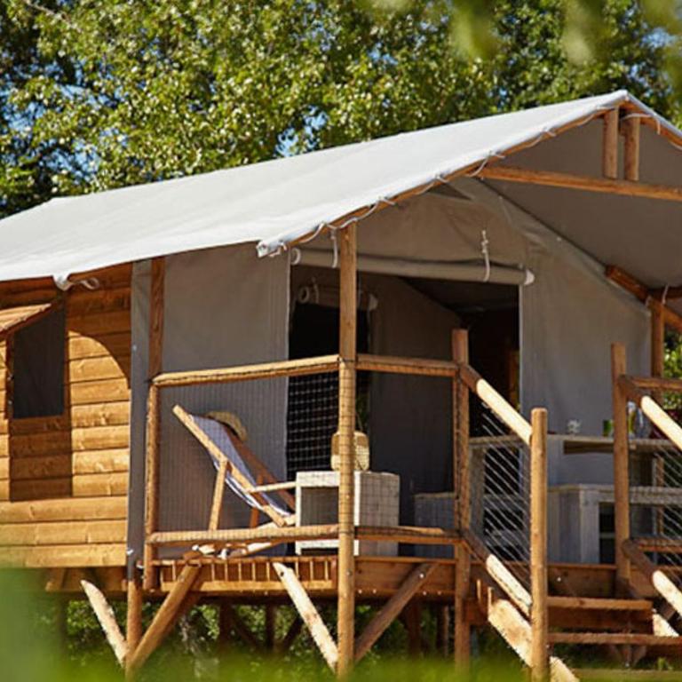 Camping Les Grillons - Bungalow - Vue sur Jardin - 1