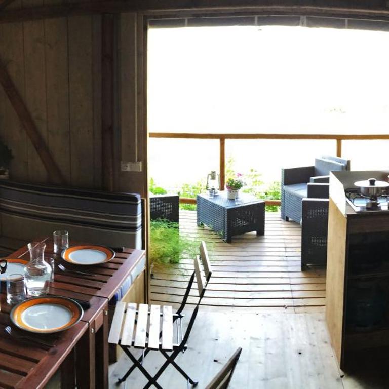 Camping Les Grillons - Bungalow - Vue sur Jardin - 4
