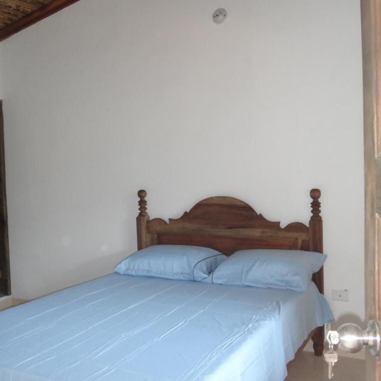 Sergeant Pepper's Hostel - Double Room with Private Bathroom - 7