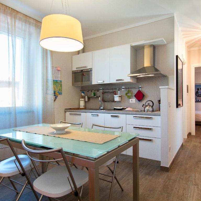 Apartments La Lombarda Centro Storico Stresa - One-Bedroom Family Apartment - 12