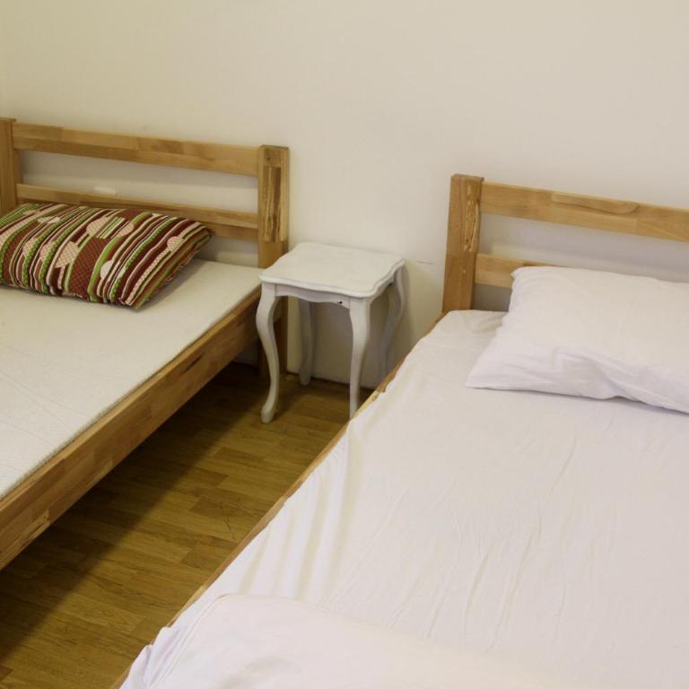 Hostel Jellostone - Standardna Dvokrevetna Soba sa Bračnim Krevetom/Zasebnim Krevetima - 2