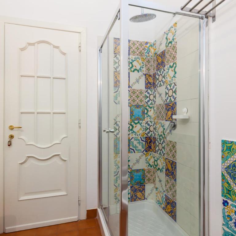 Don Pedro Rooms Vicerè di Toledo in the city center - Camera Matrimoniale con Bagno Privato Esterno - 9